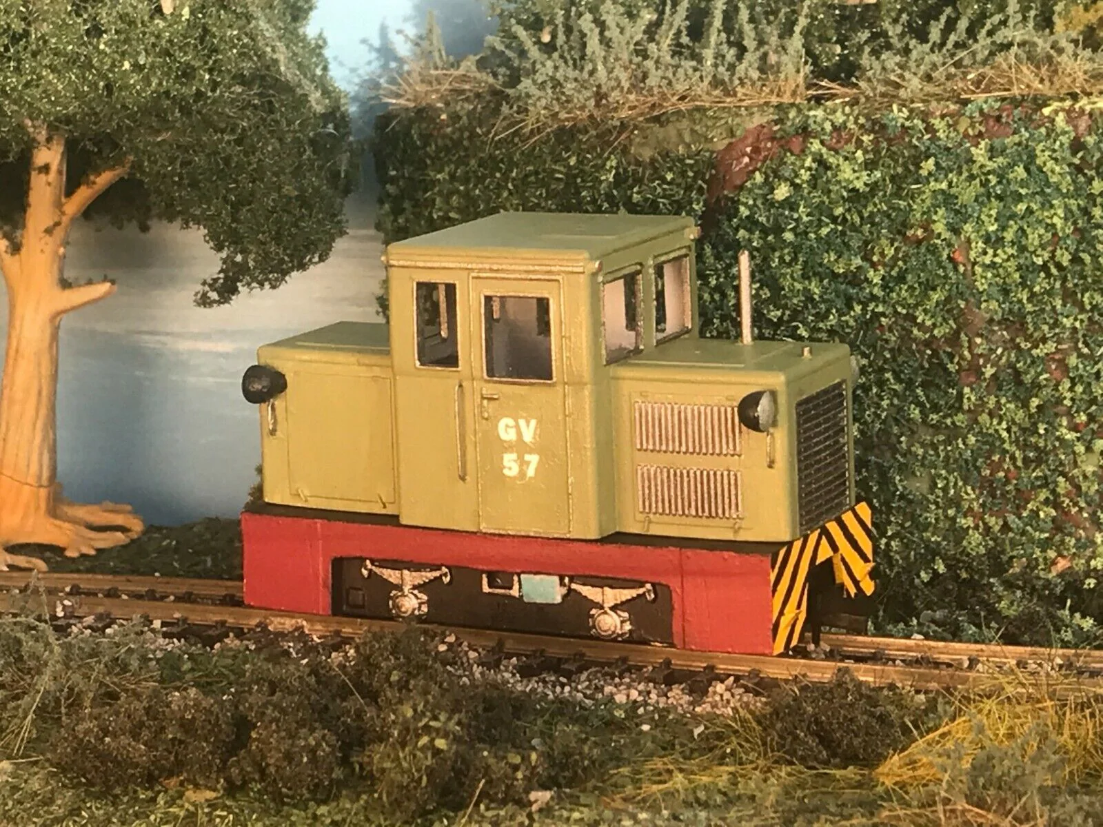 OO9 009 Hungarian Forestry Diesel Narrow Gauge Locomotive Body For KATO 109