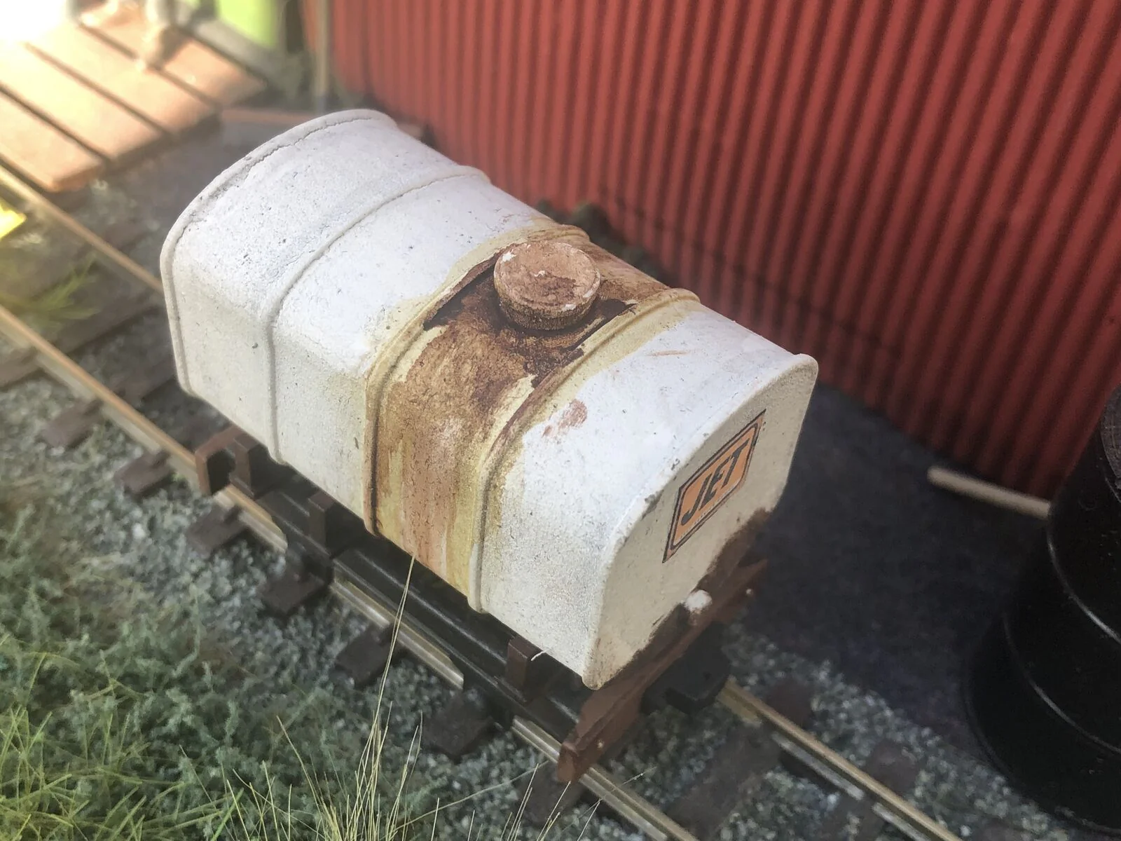 Gn15 Narrow Gauge Diesel Tanker wagon - with wheels