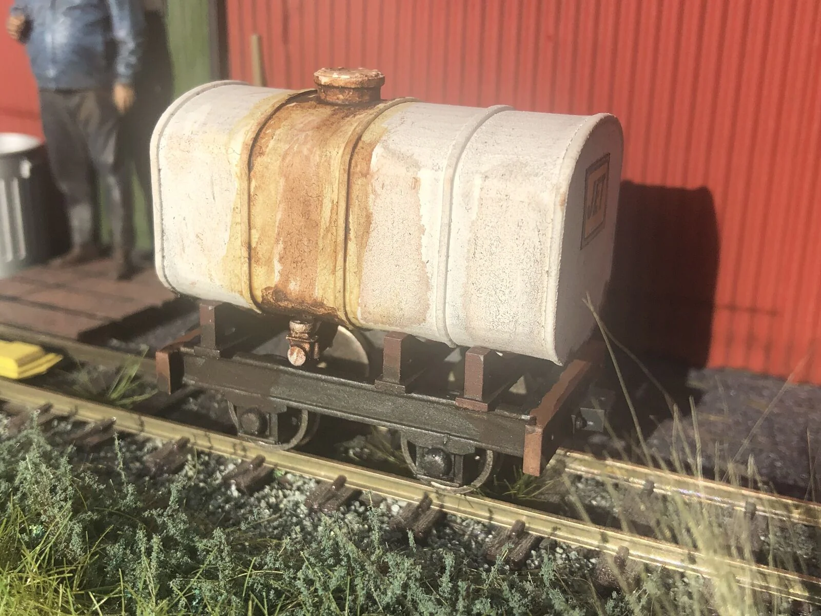 Gn15 Narrow Gauge Diesel Tanker wagon - with wheels