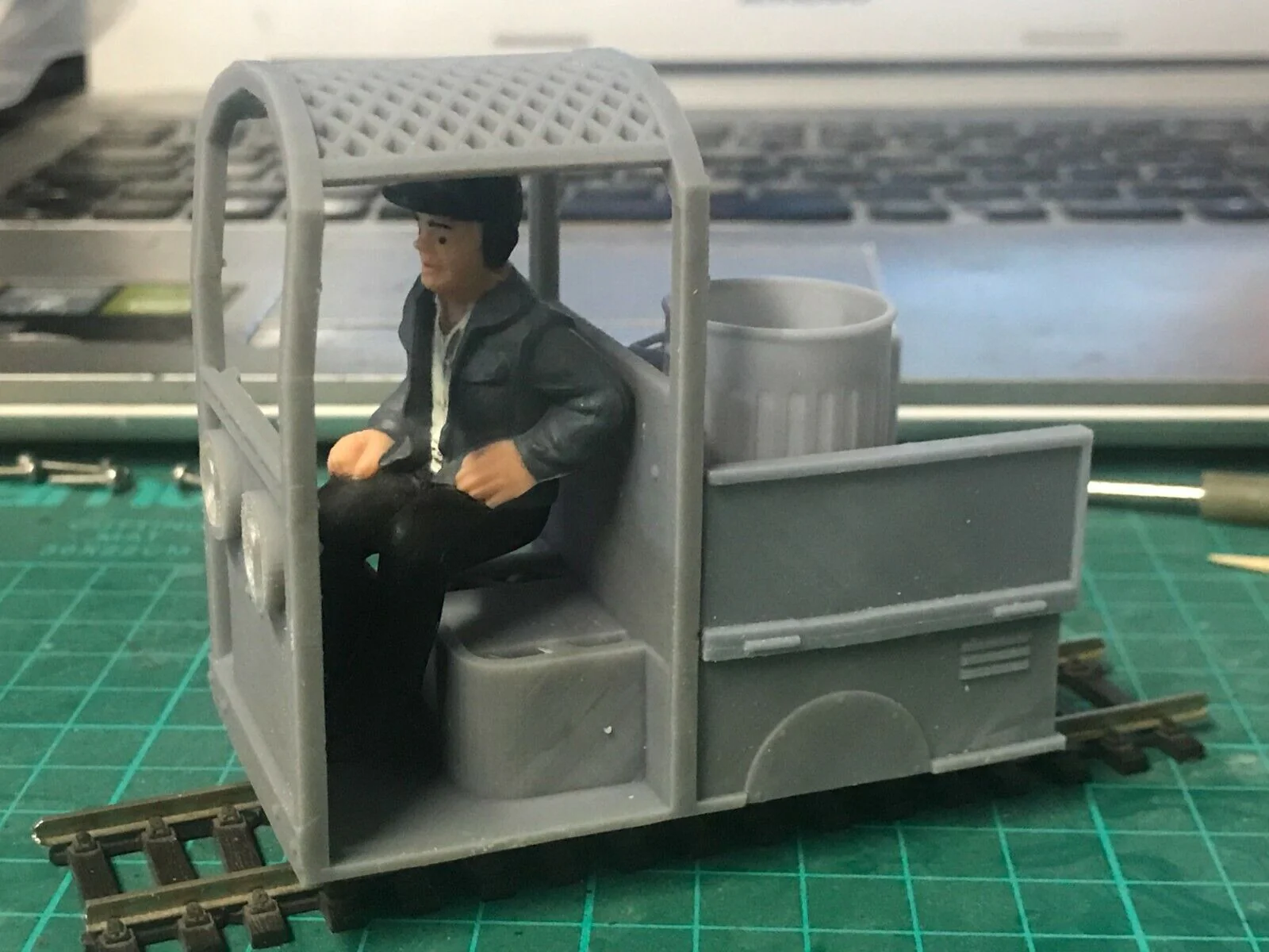 GN15 - Solva Diesel Inspection and Maintenance loco -  uses a tenshodo spud