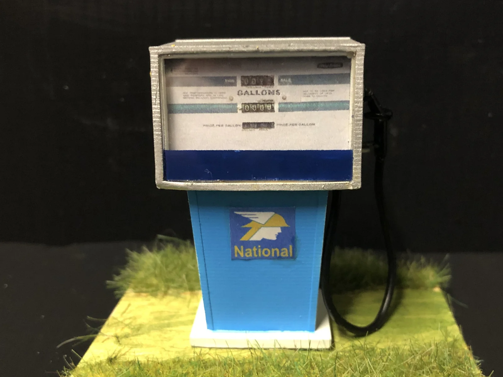 G-scale model scenery - Avery hardoll 4000  Petrol Pump - very suitable for GN15