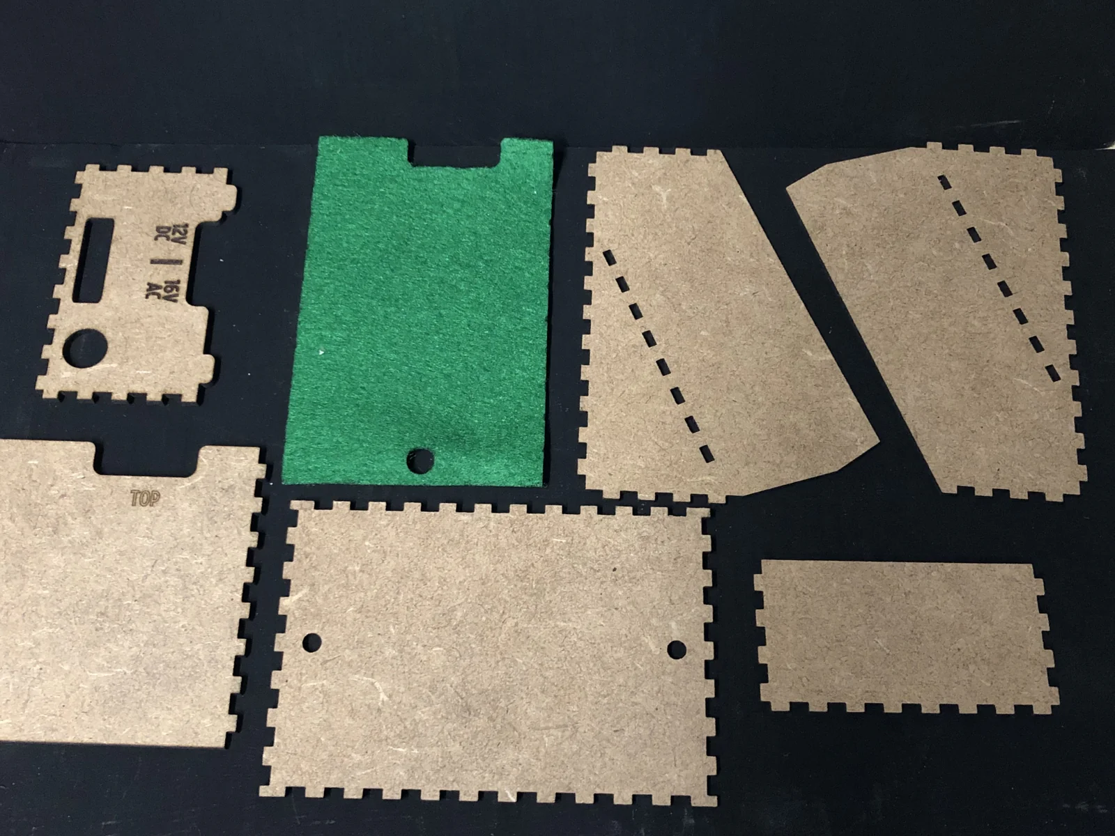 Handy Desktop Holder for the Gaugemaster Combi Controller - easy to use caddy