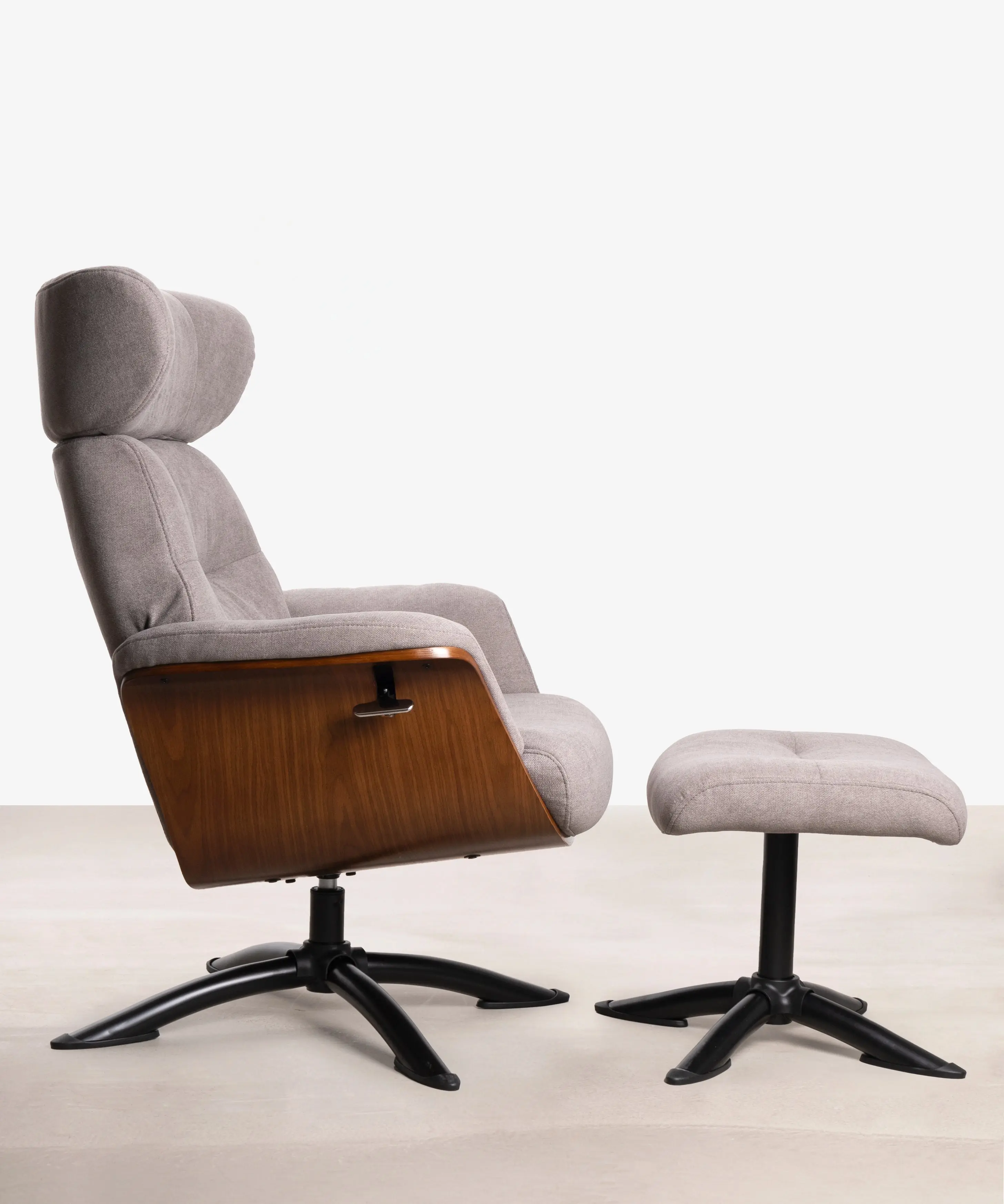 Sillón Reclinable en Madera y Tapizado con Reposapiés Osaka