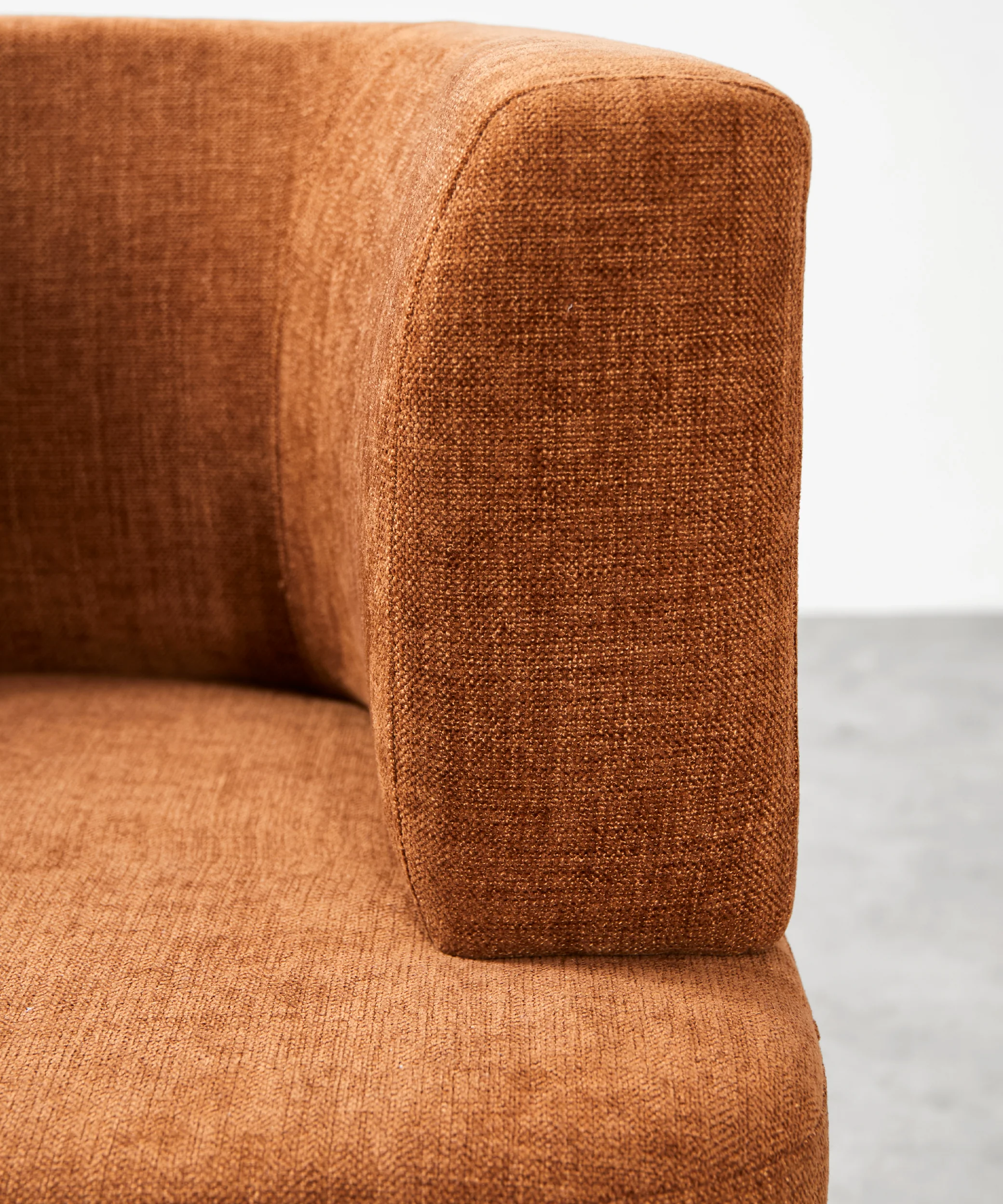 Sillón Tapizado con Reposabrazos Milo