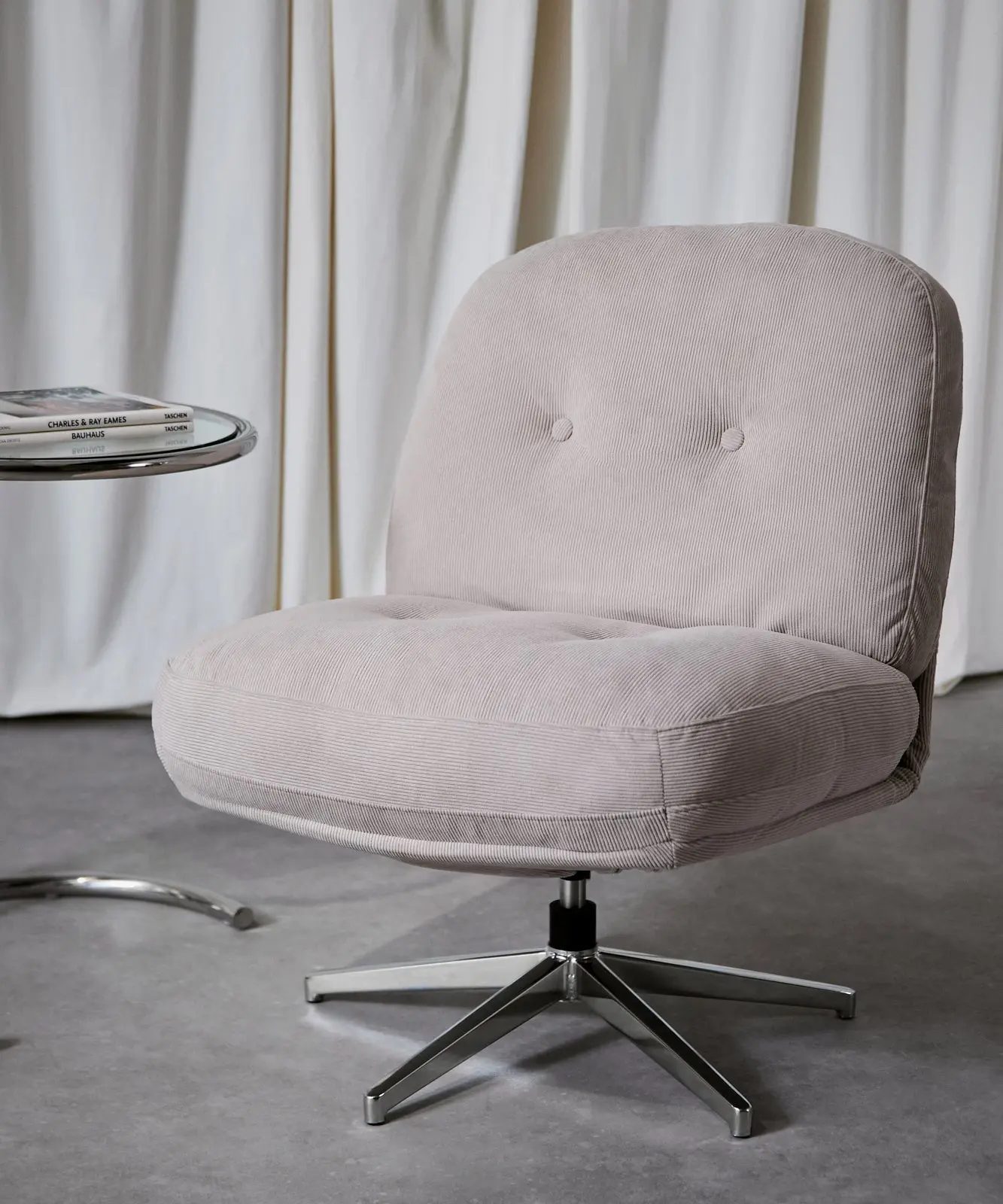 Sillón Giratorio Tapizado Orbit