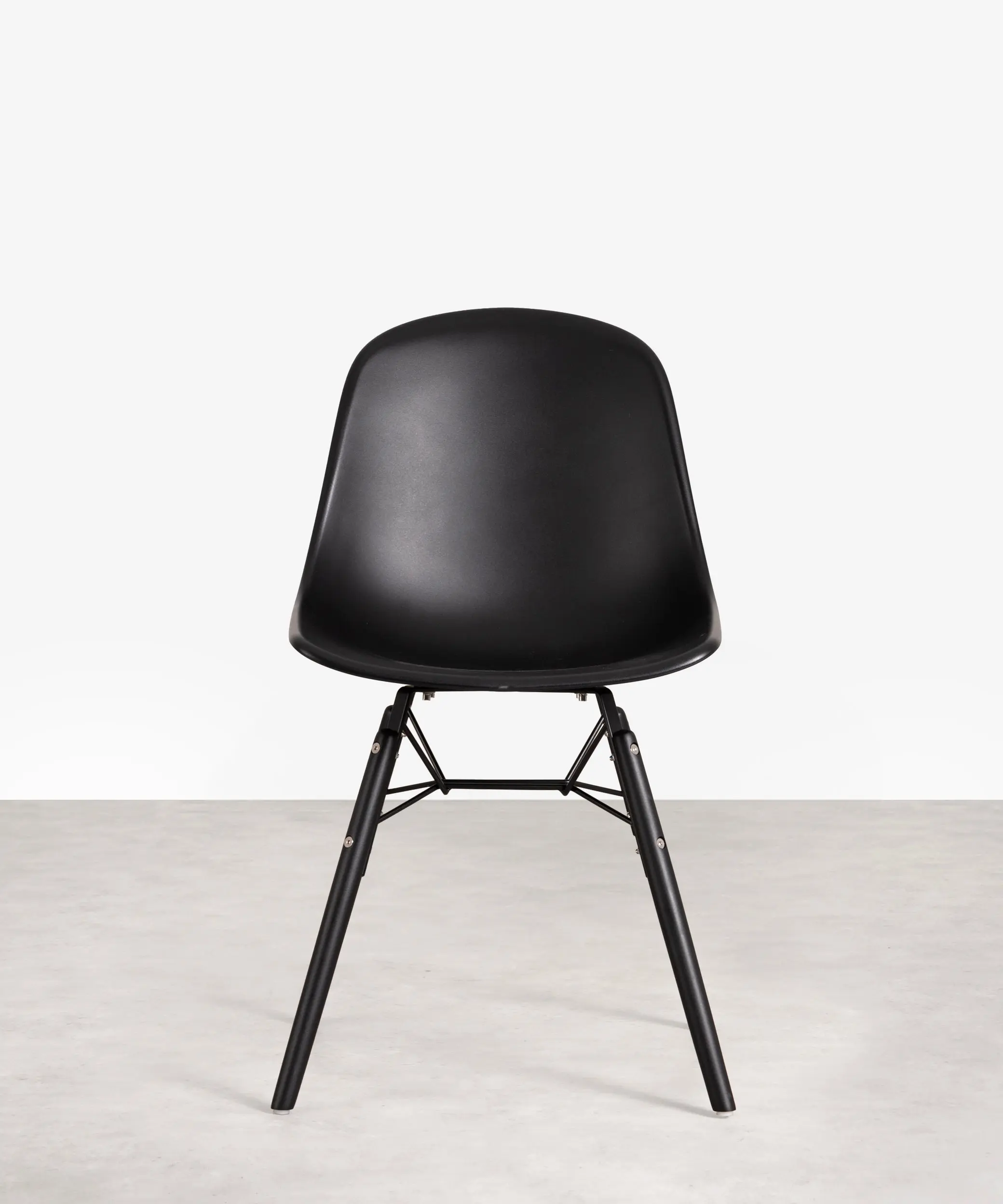 Silla de Polipropileno y Madera Elon