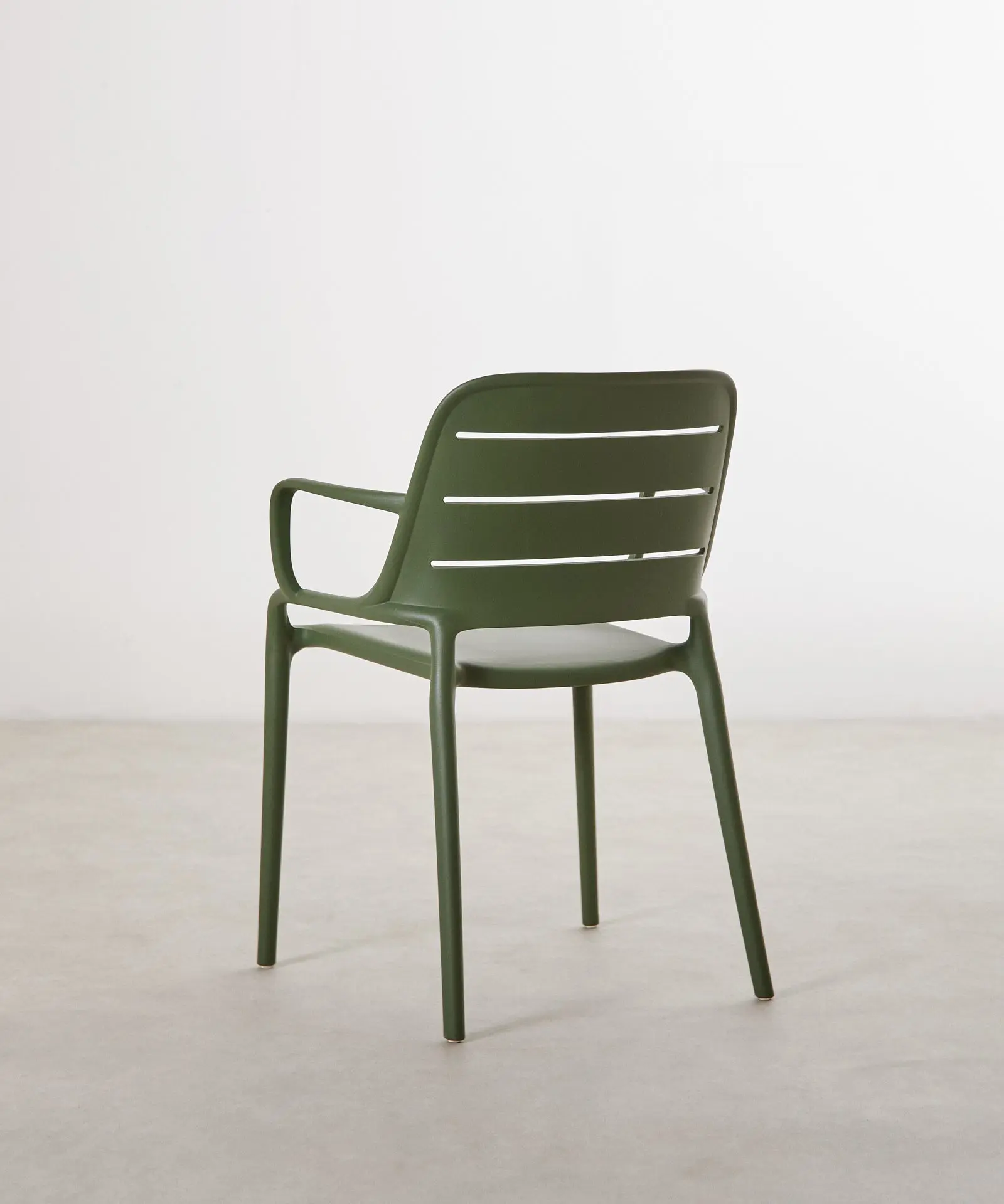 Silla de Polipropileno con Reposabrazos Mila