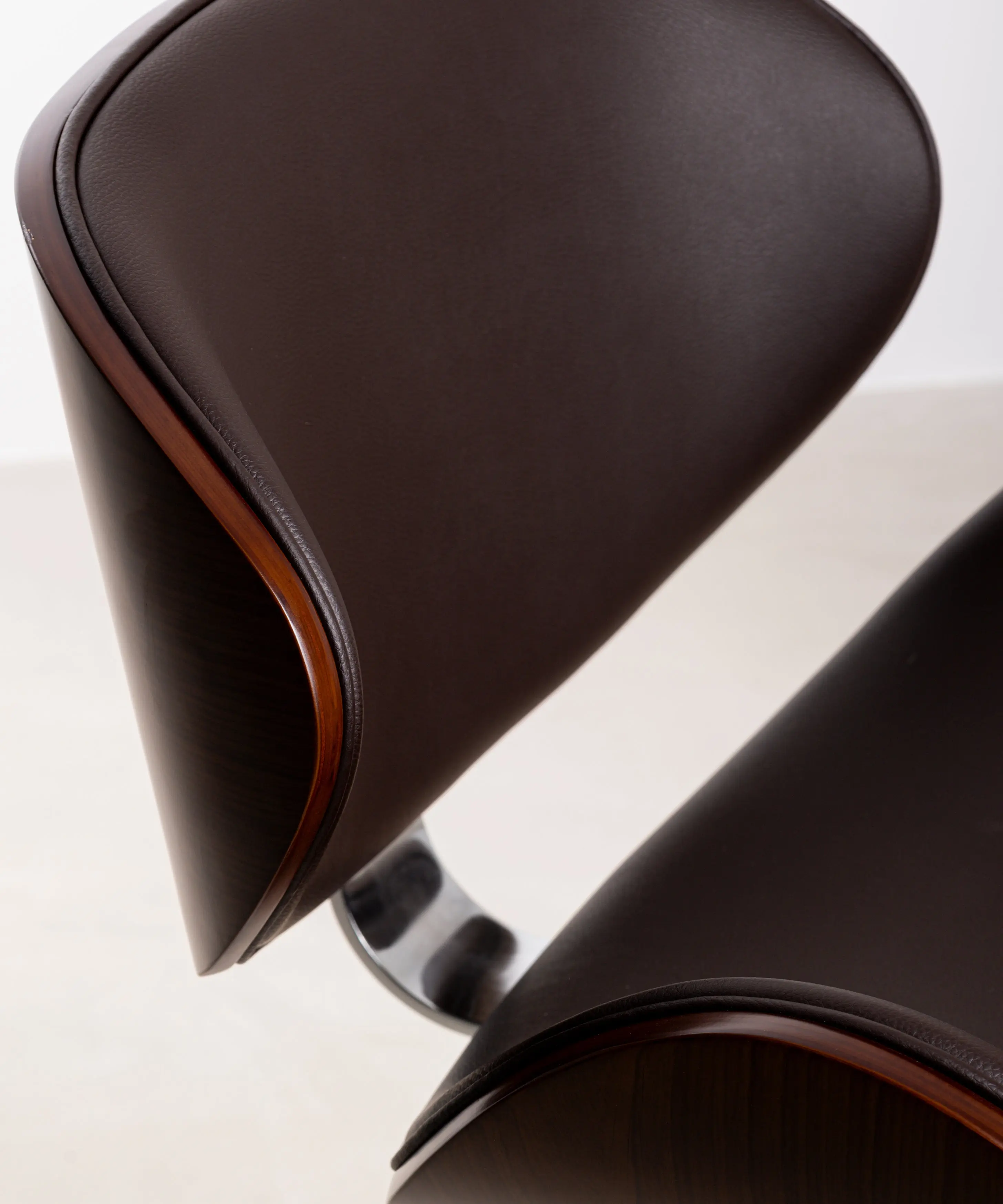 Taburete de Madera y Polipiel Regulable Shelley