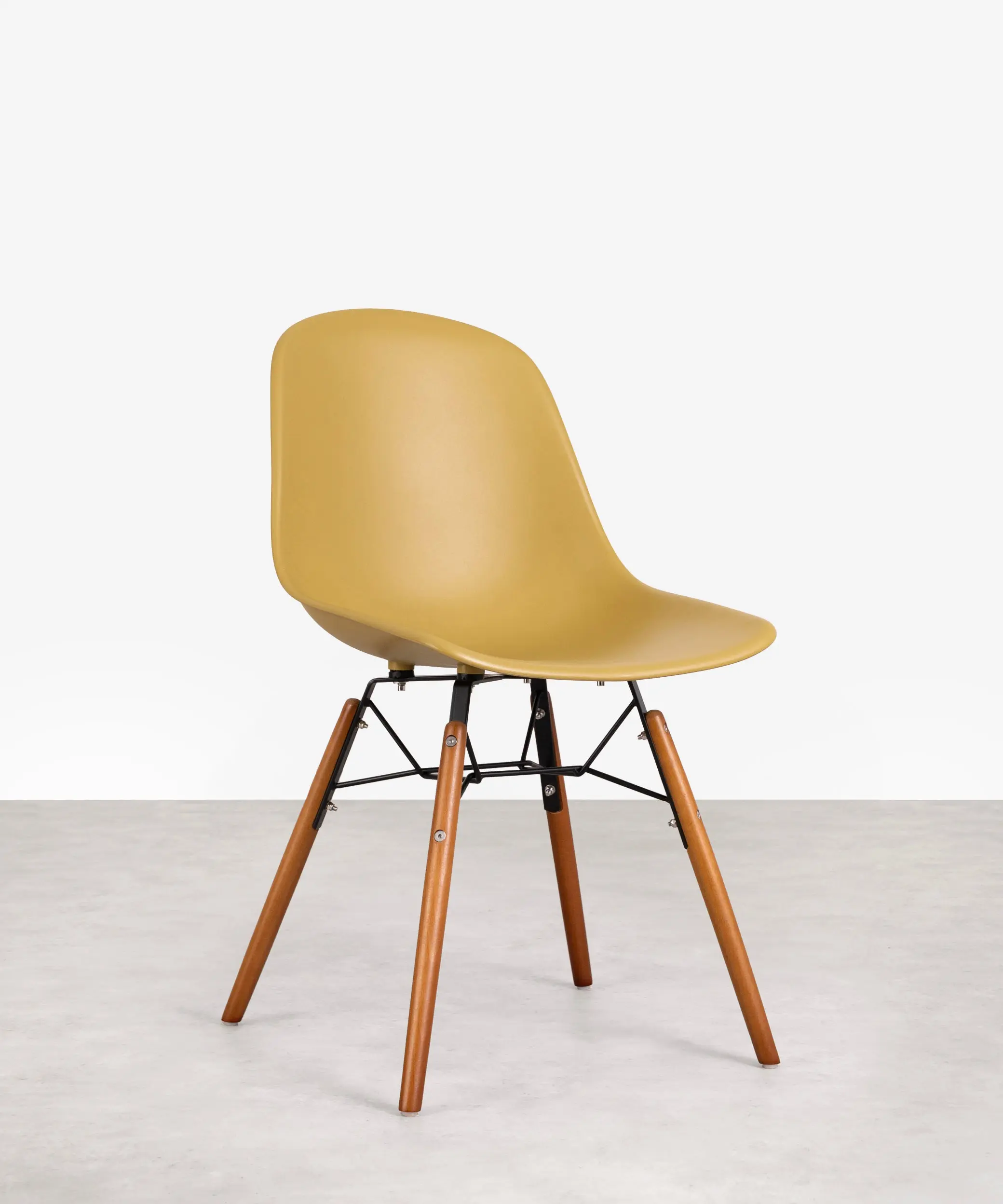 Silla de Polipropileno y Madera Elon