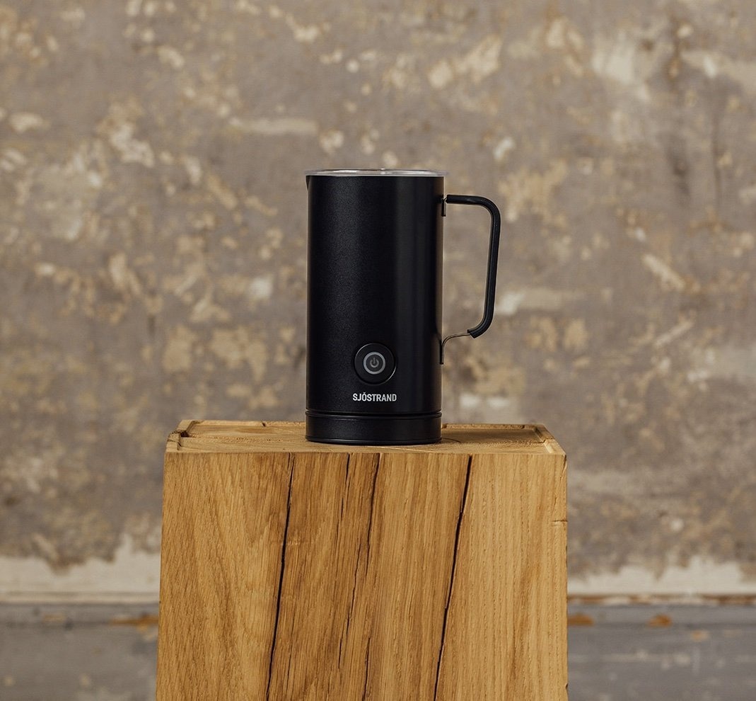 Sjöstrand MILK Elektryczny Spieniacz do Mleka / Czarny