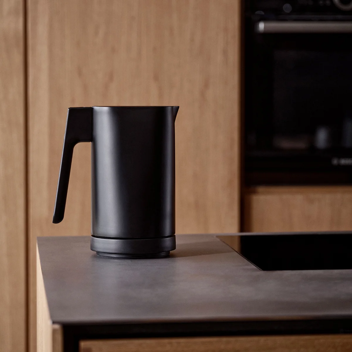 Jacob Jensen NORDIC Czajnik Elektryczny z Regulacją Temperatury 1,2 l / Czarny