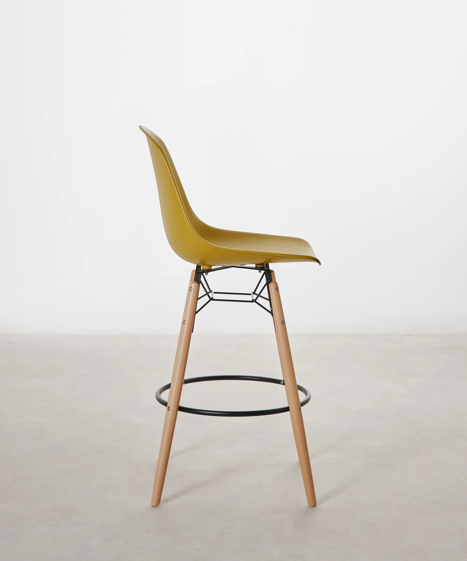 Taburete de Polipropileno y Madera Elon