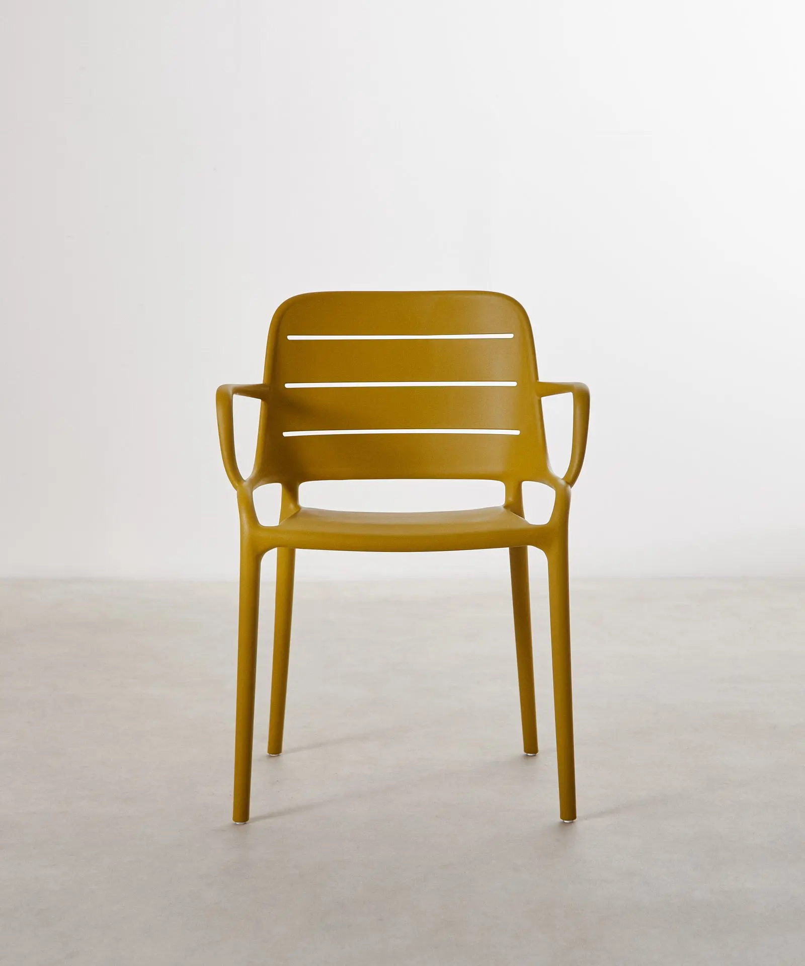 Silla de Polipropileno con Reposabrazos Mila