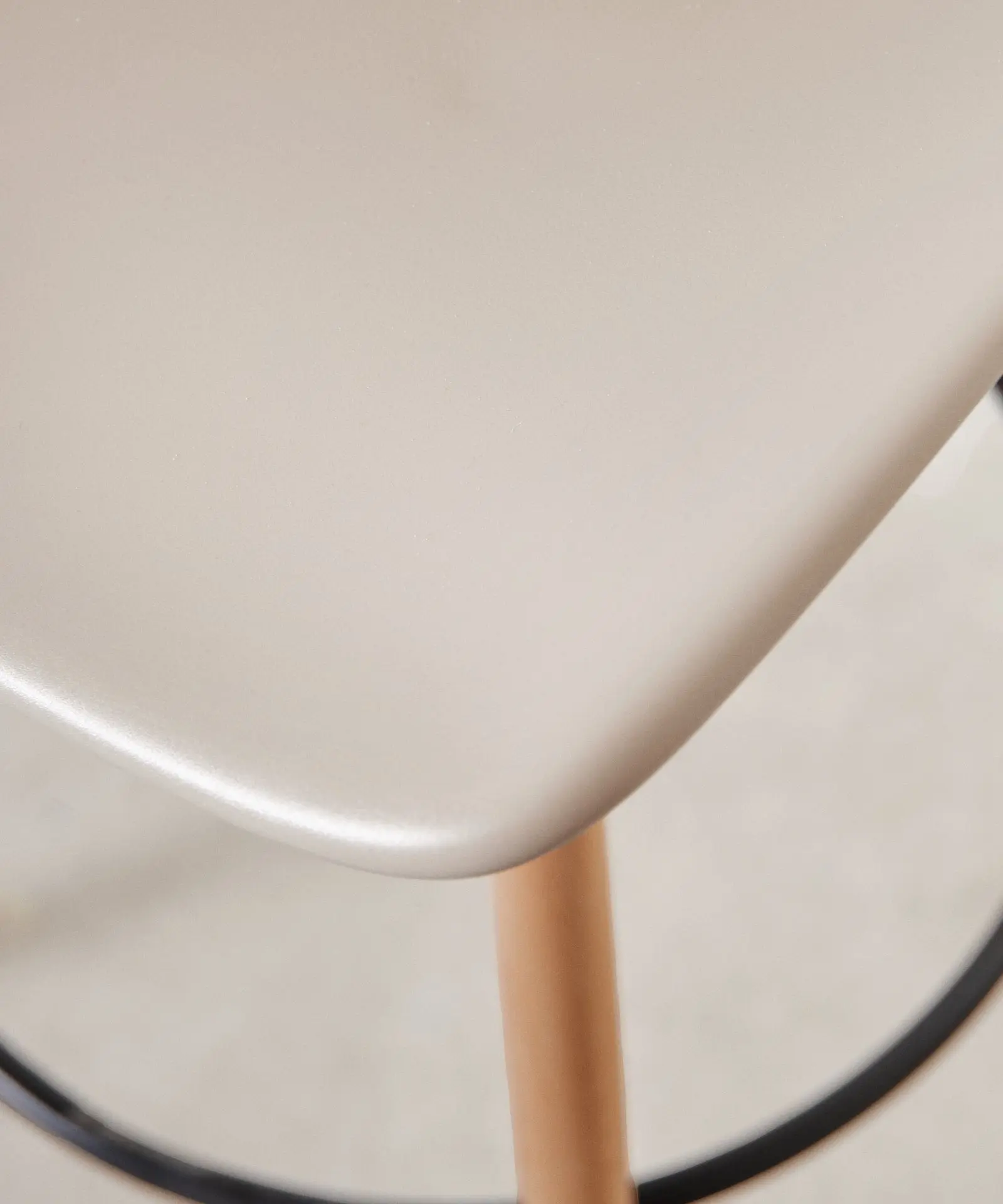 Taburete de Polipropileno y Madera Elon