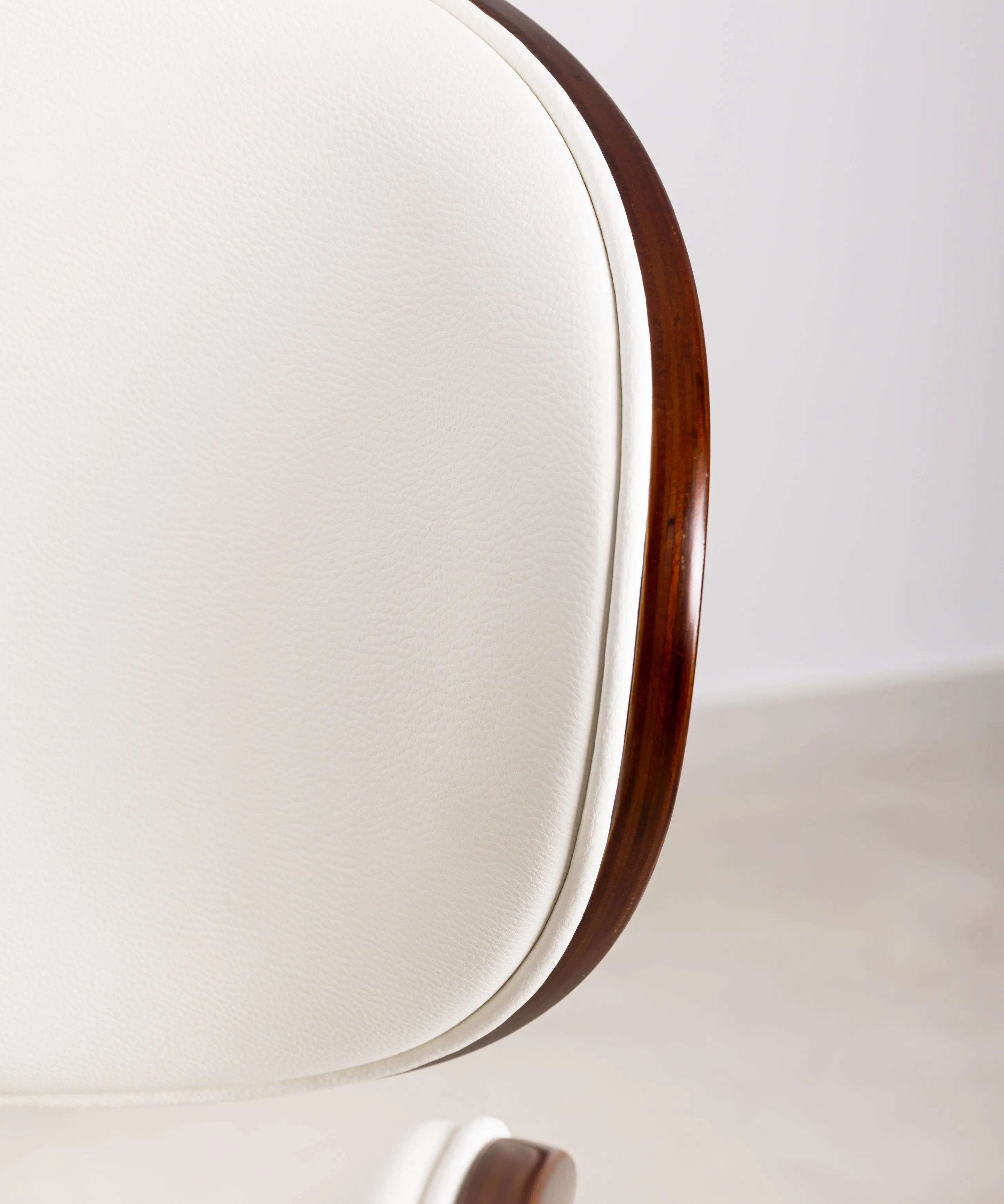 Taburete de Madera y Polipiel Regulable Shelley