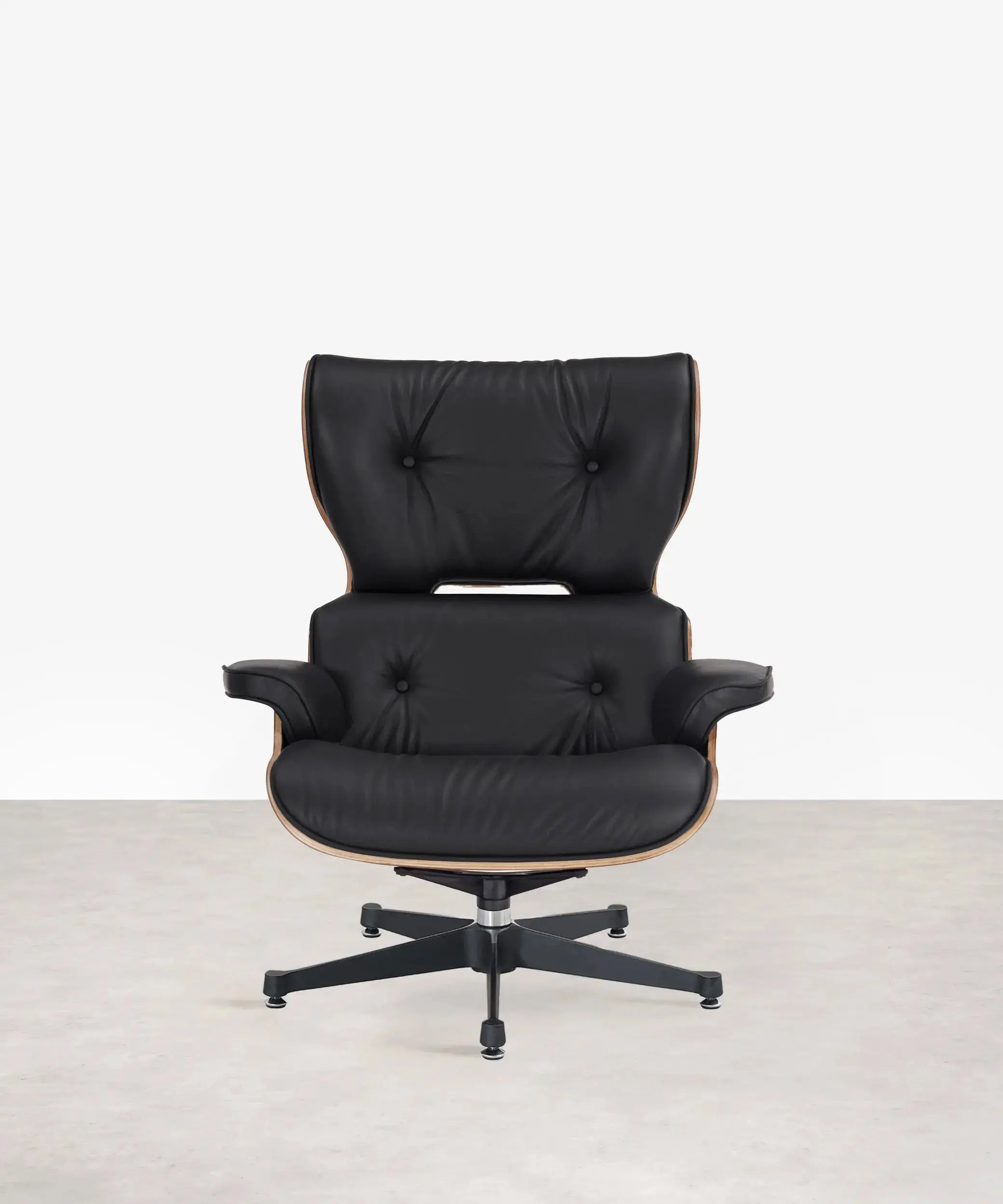 Sillón en Madera Tapizado en Piel con Reposapiés Magnum