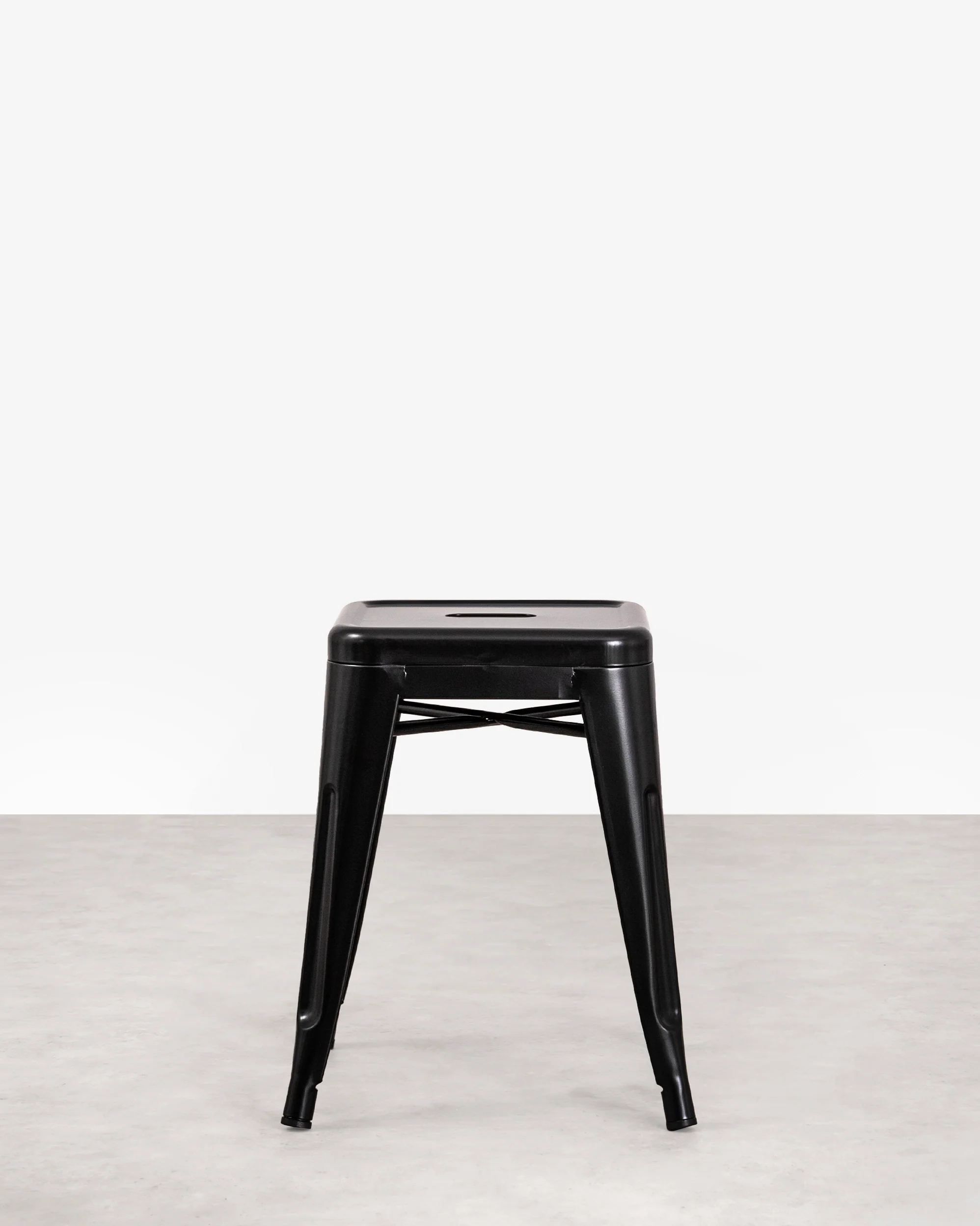 Taburete Bajo de Metal Tolik