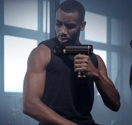 MassageGun Pro – Pistola de masaje portátil con 4 accesorios para una regeneración muscular efectiva