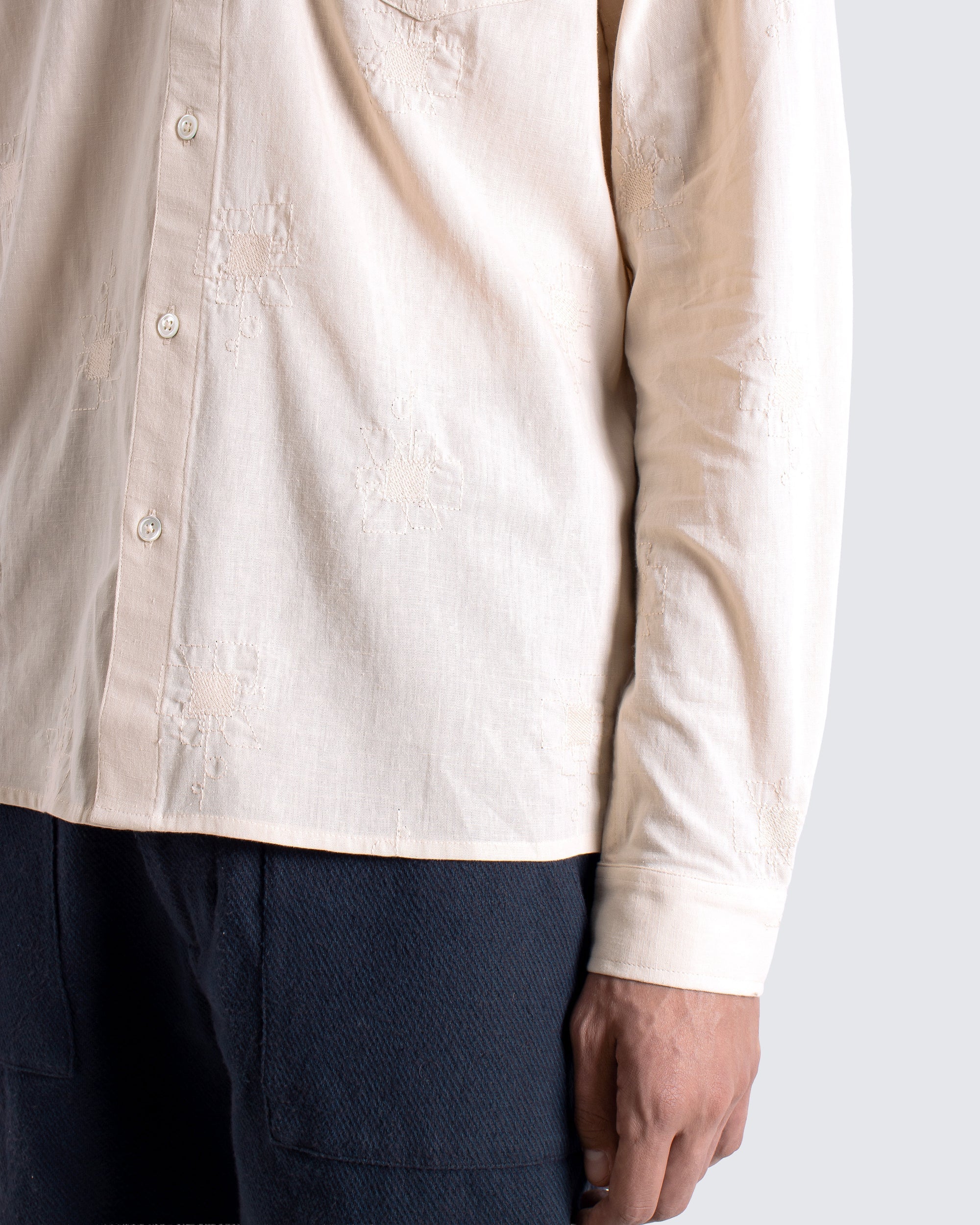 EMBROIDERED ABSTRACT FLOWER SHIRT