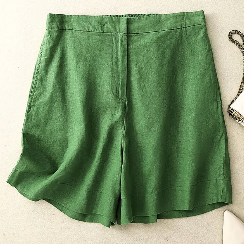RETRO-STYLE LINEN SHORTS