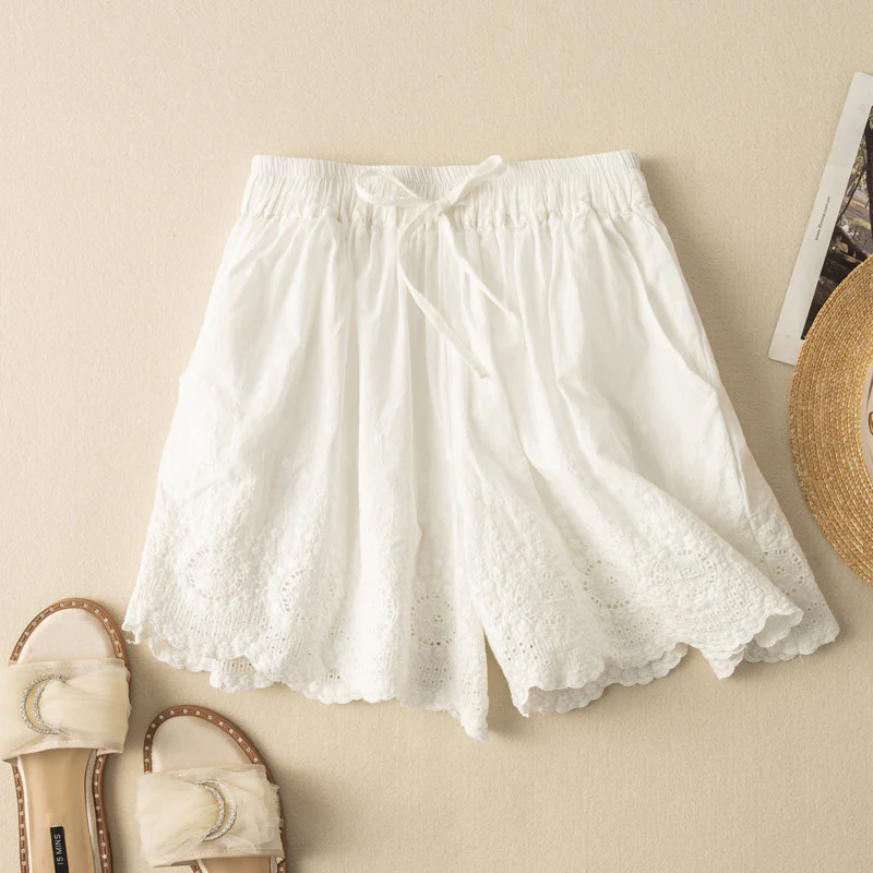 WITH LACE LINEN SHORTS