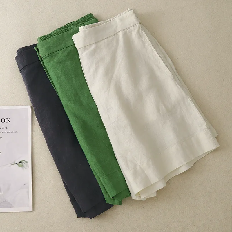 RETRO-STYLE LINEN SHORTS