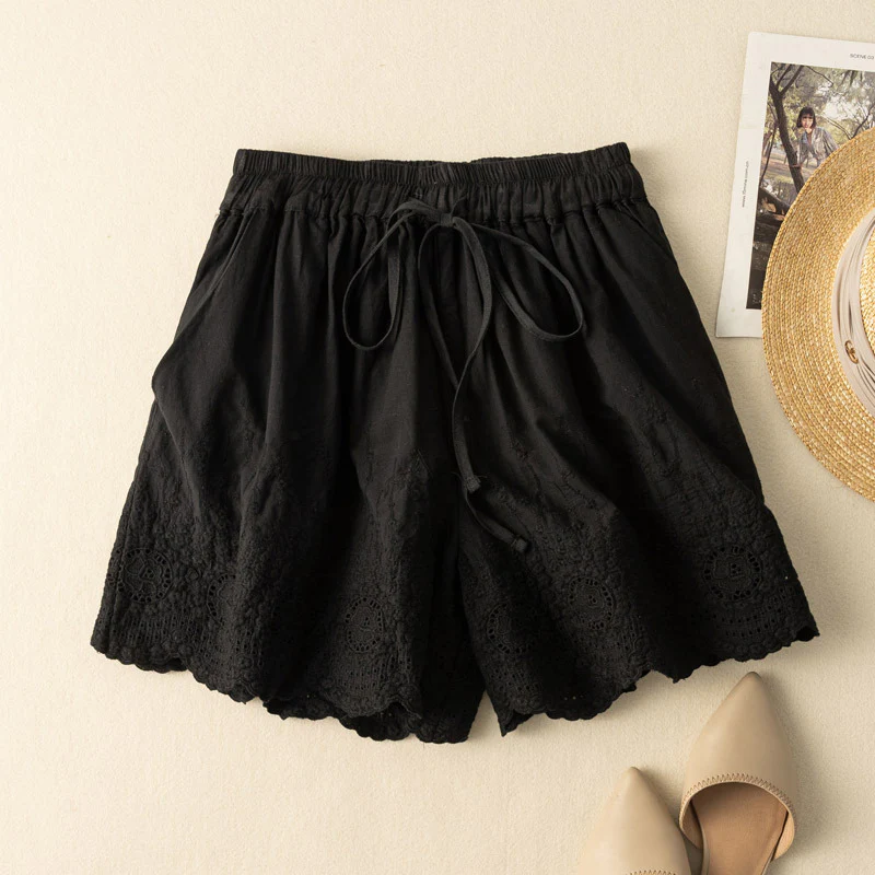 WITH LACE LINEN SHORTS