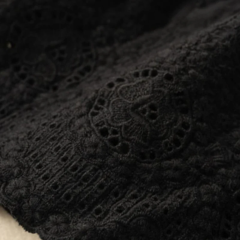 WITH LACE LINEN SHORTS