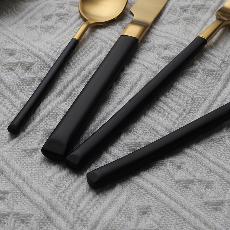 SET CUBERTERÍA 24 PIEZAS BISTRO GOLD