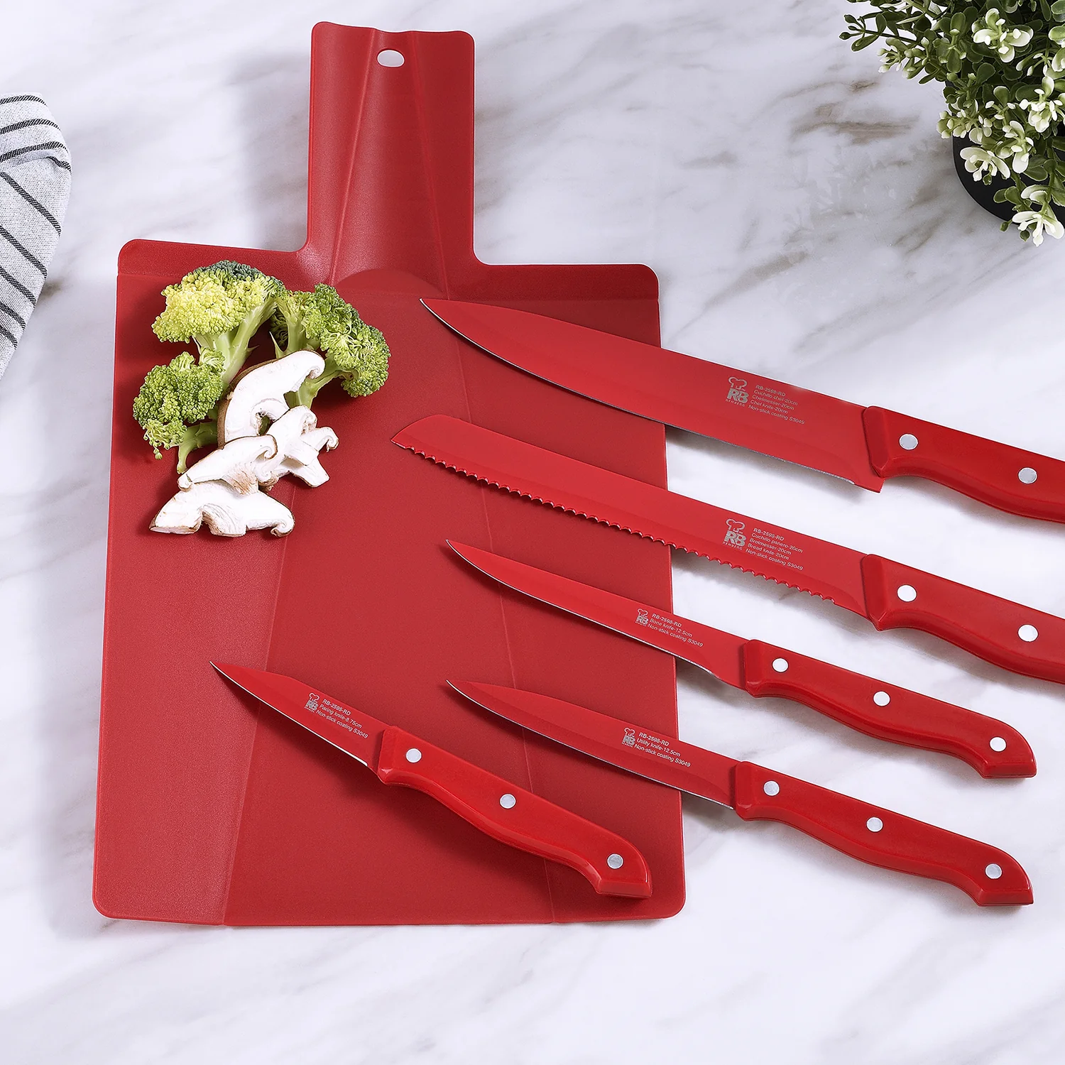 SET 6PZ 5 CUCHILLOS + TABLA CORTE ROJO MILKY