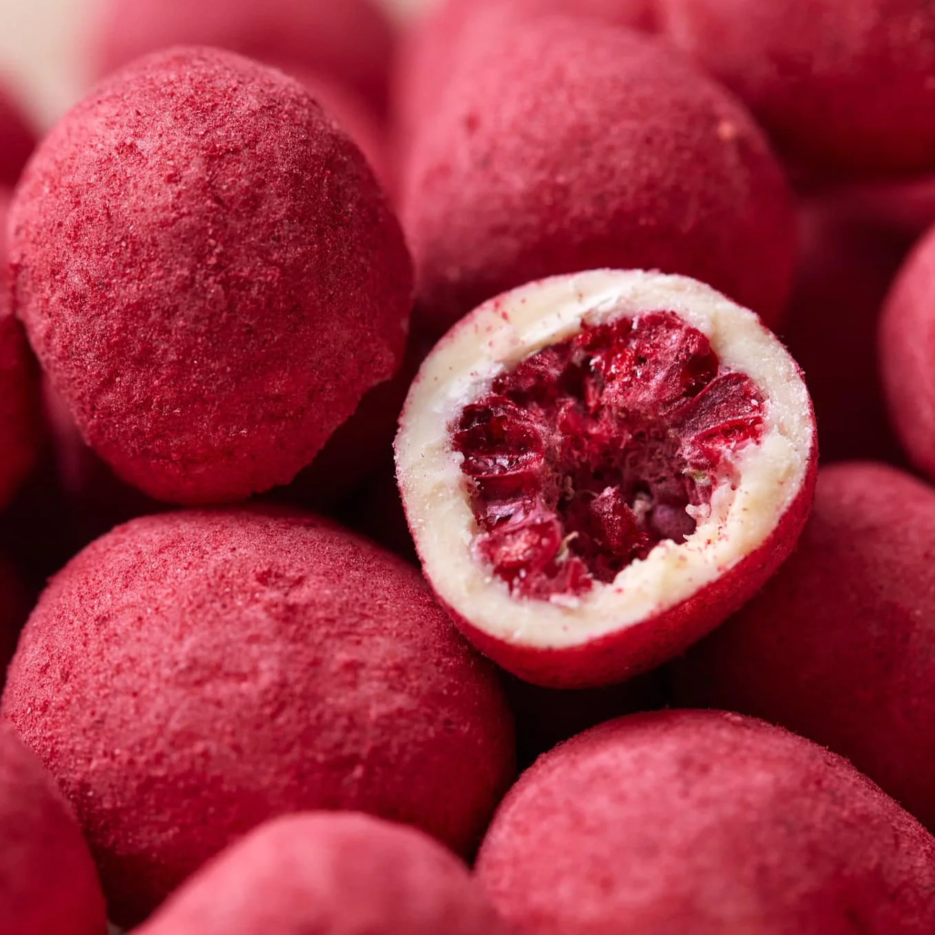 ChocoMe Raspberry White Chocolate Raffinée 120g