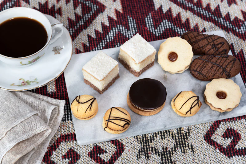 Hungarian Cake Selection Box 400g