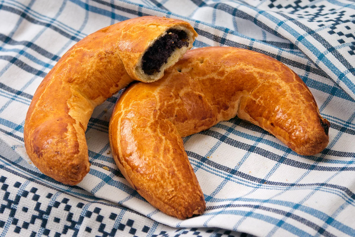 Pozsonyi Kifli 290g - Poppy Seed & Walnut Crescent