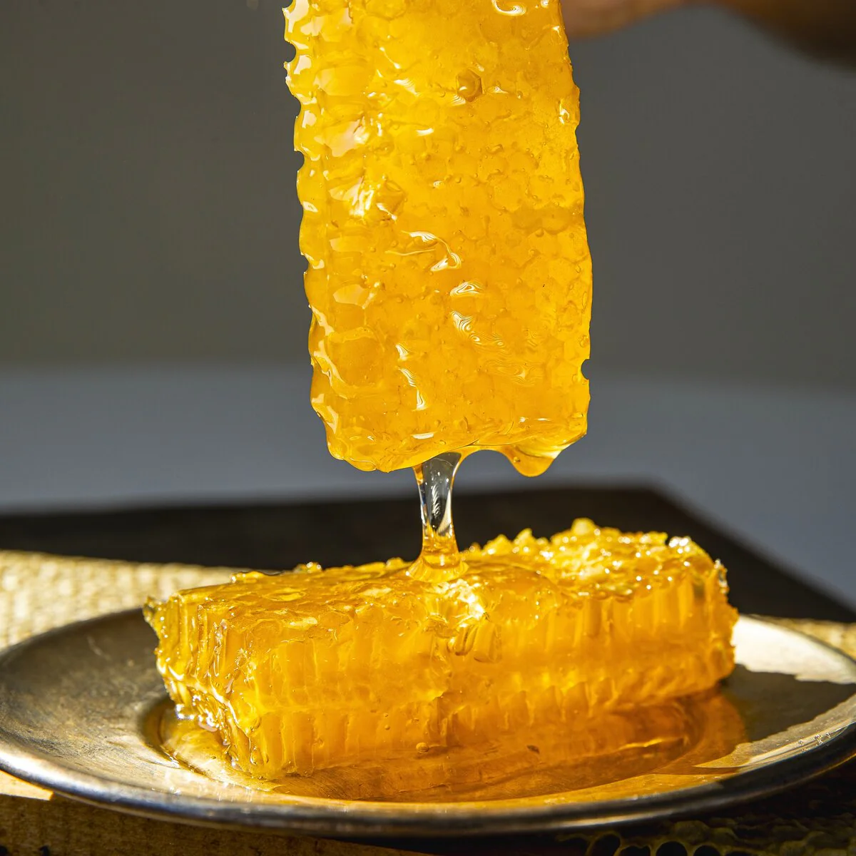 Raw Acacia Honeycomb 210g