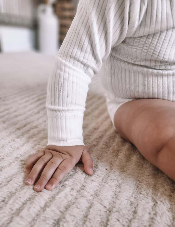 Basics Long Sleeve Bodysuit White Bundle