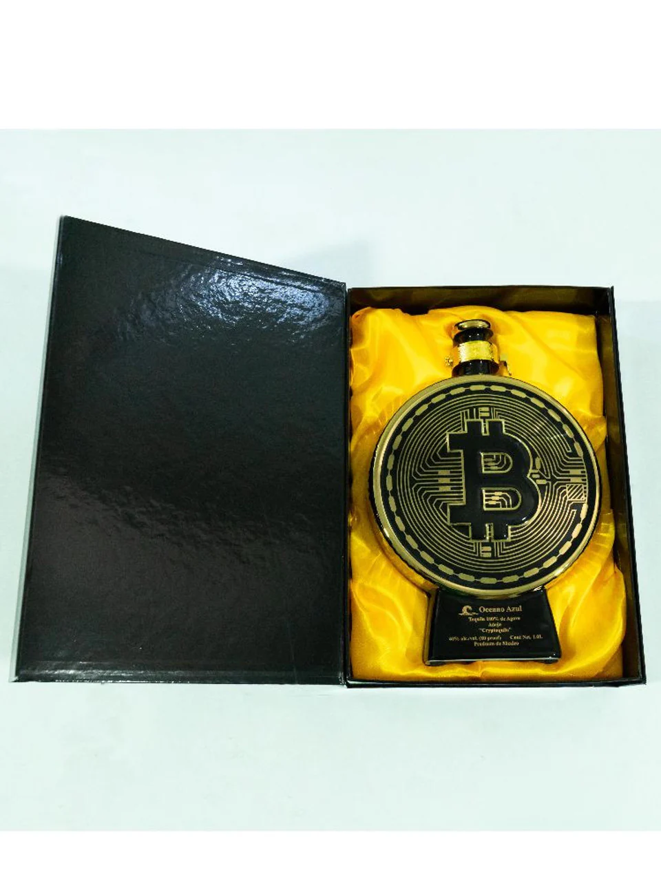 Oceano Azul Cryptoquila Bitcoin Anejo Tequila 1L
