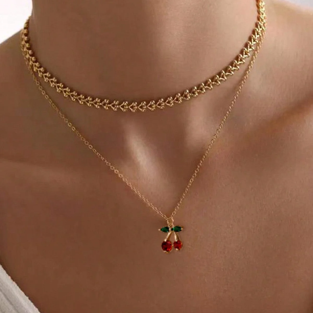 Collier pendentif piment doré ultra-tendance talisman stylisé - Collection exclusive Max for Me charme discret