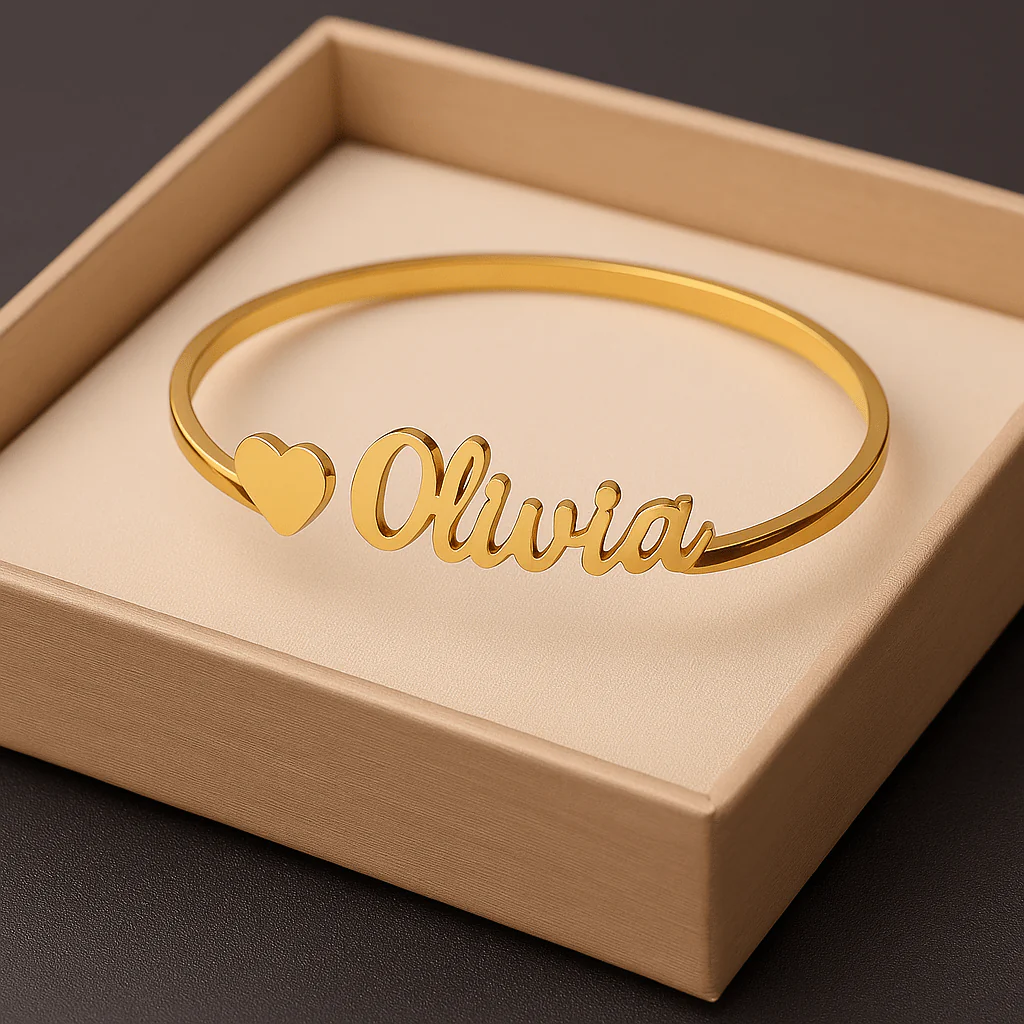 Bracelet dor�� personnalis�� 1 pr��nom avec pr��nom et c?ur