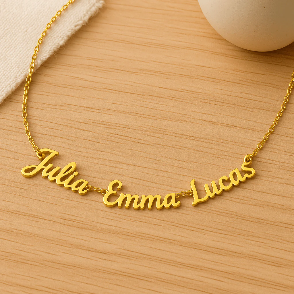 Collier pr��nom personnalis�� 3 Noms �C acier inoxydable dor�� antiallergique