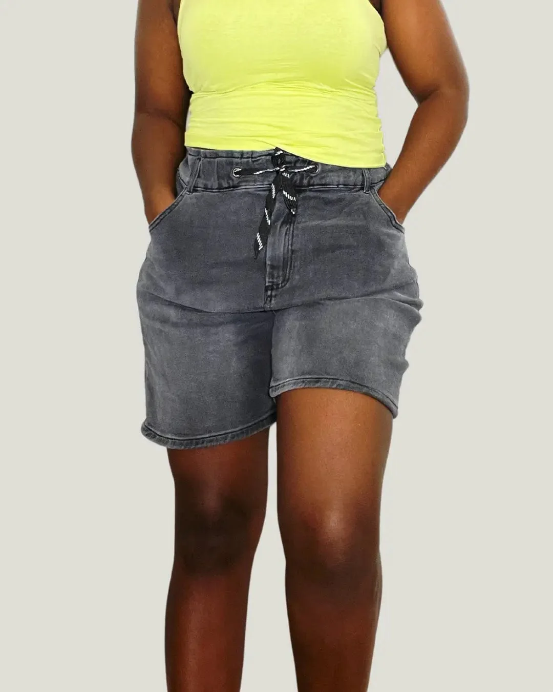 Short en Jean Noir Femme �C Confort Estival et Style Casual