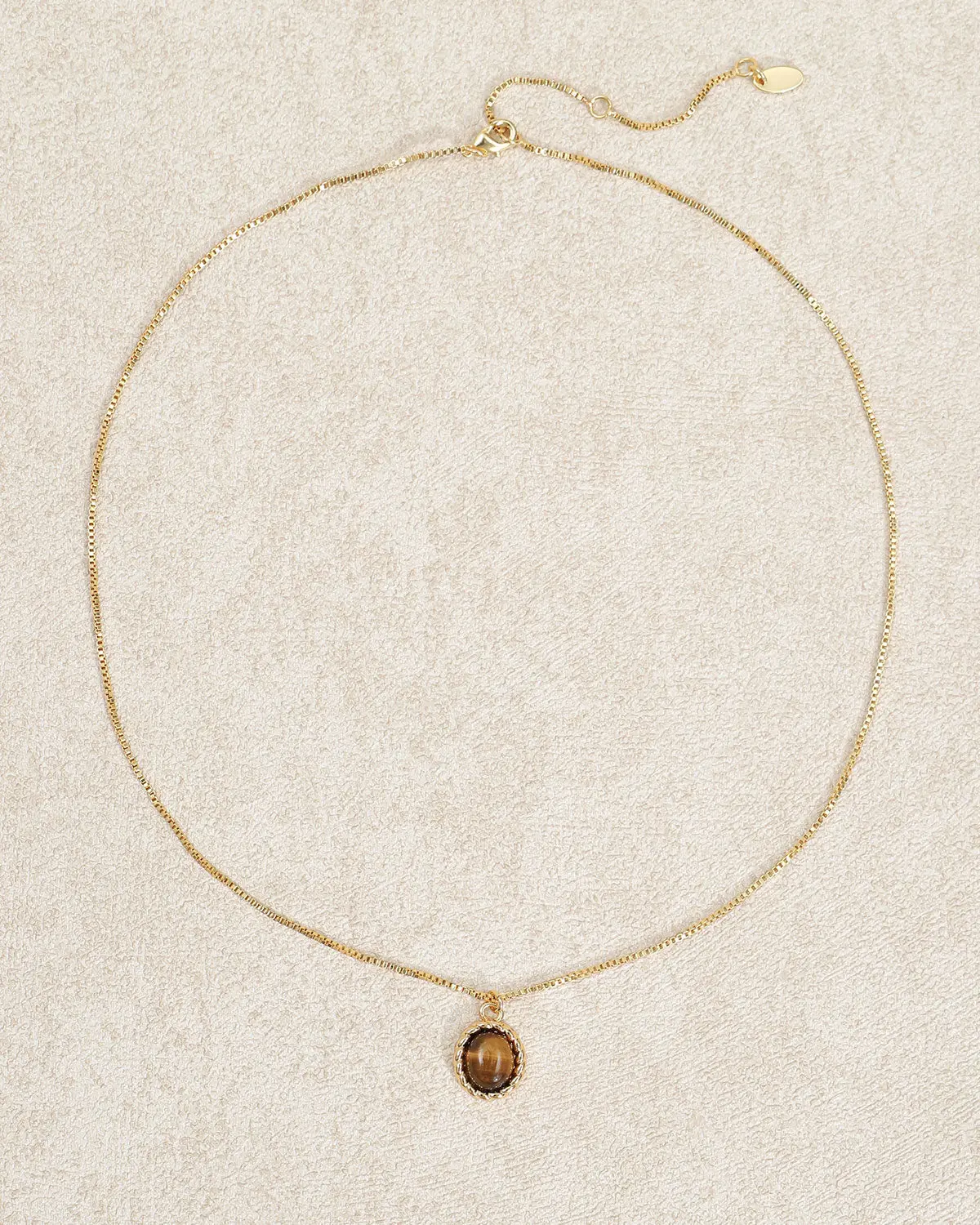 Collier Rétro Doré à Pendentif