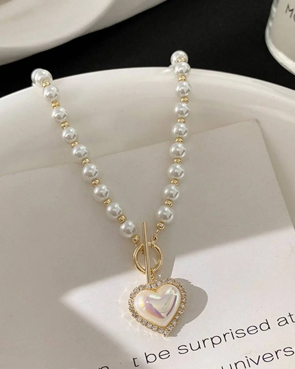 Le collier de pendentif coeur de décoration simili perle