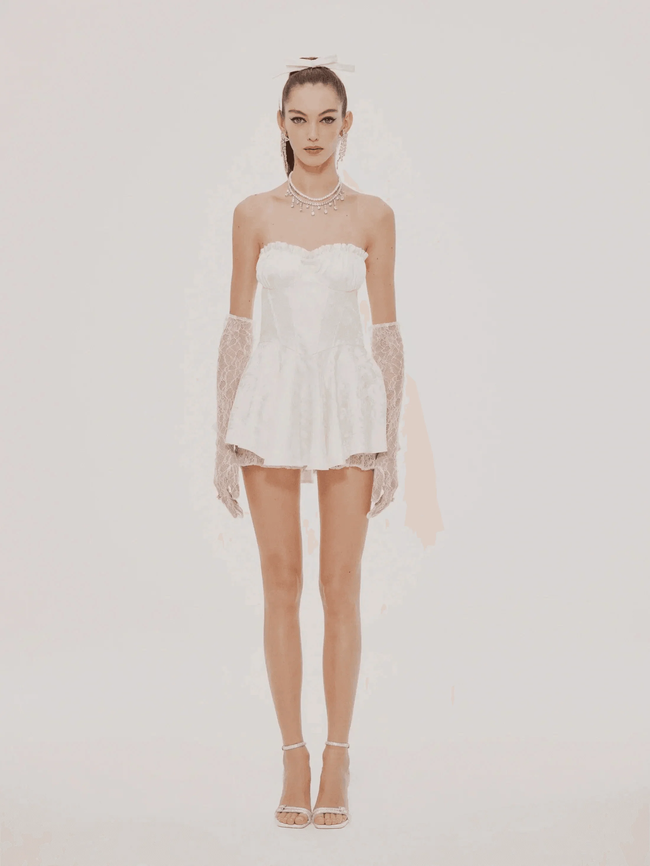 Robe mini Lucia sans bretelles avec jupe drap��e