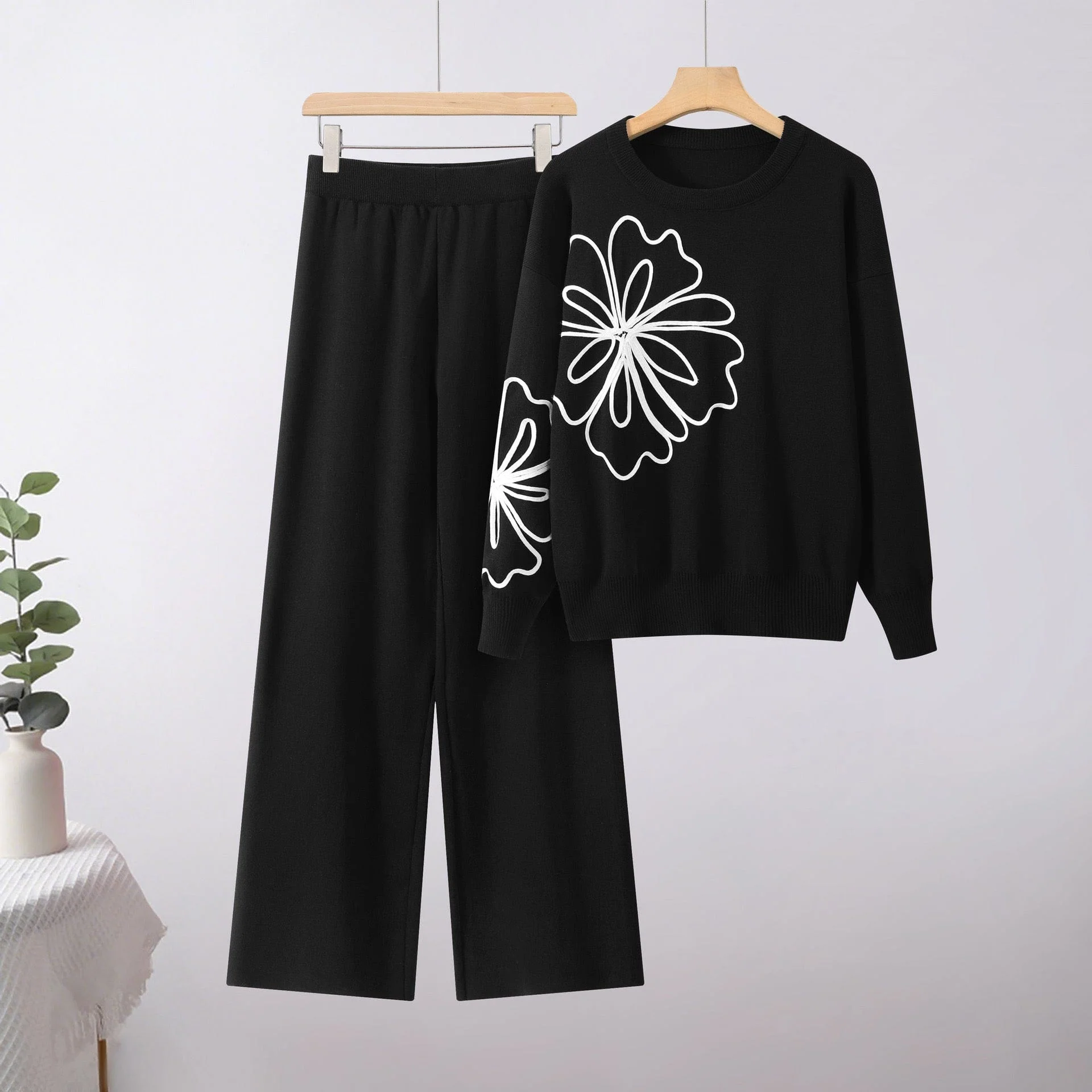 Ensemble pull �� motif floral et pantalon ample - Confort cocooning et style boh��me moderne