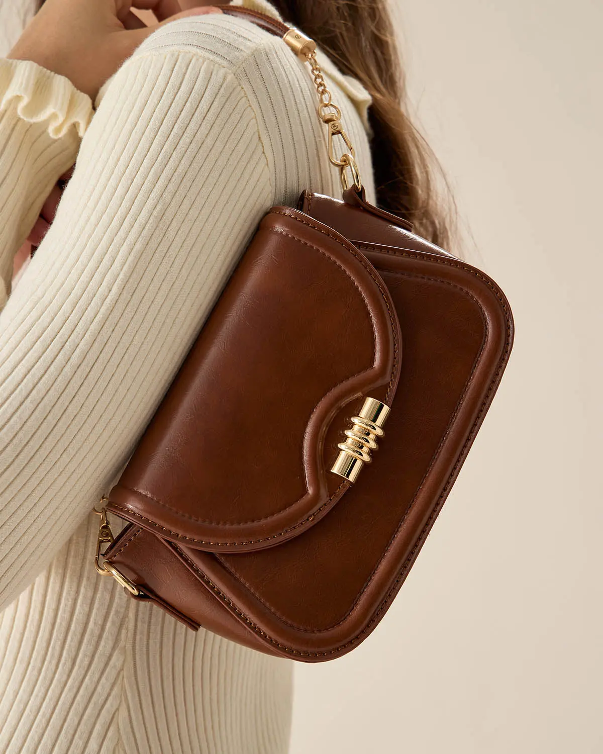 Sac �� rabat de boucle en m��tal marron