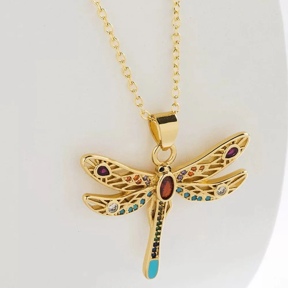 Collier libellule dor�� 18K �C pendentif raffin�� et cristaux multicolores