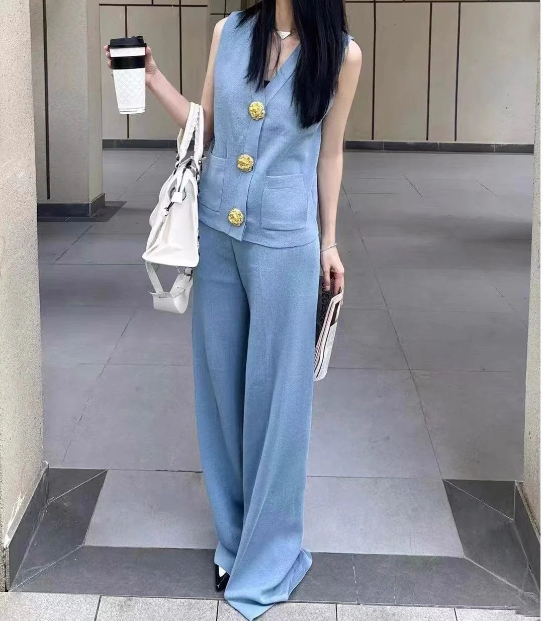 Ensemble gilet sans manches pantalon droit coordonn�� style moderne - sophistication ��pur��e - MAX FOR ME