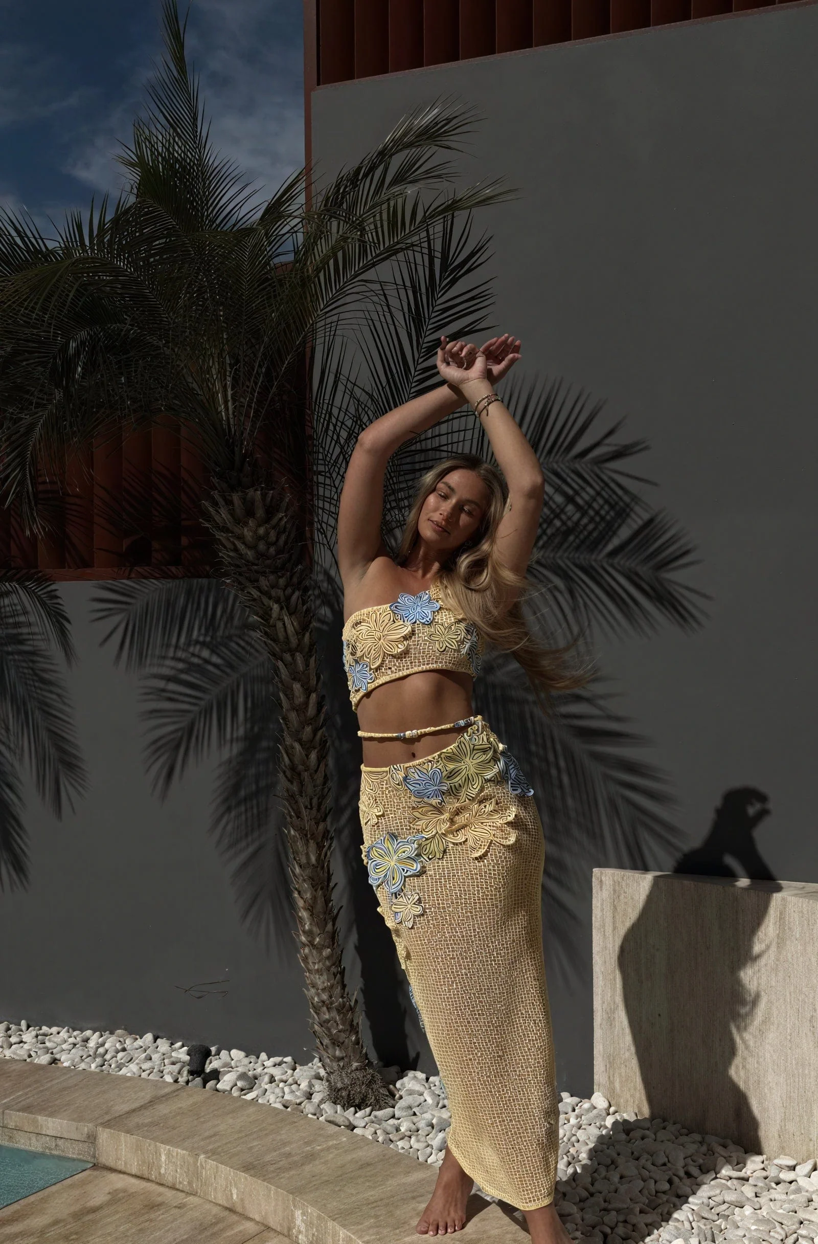 Ensemble crochet fleuri �C deux pi��ces artisanales pour ��t�� boh��me