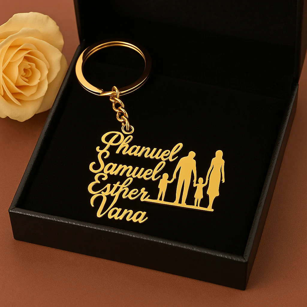 Porte-clés personnalisé doré ou argenté �?Famille unie avec prénoms gravés
