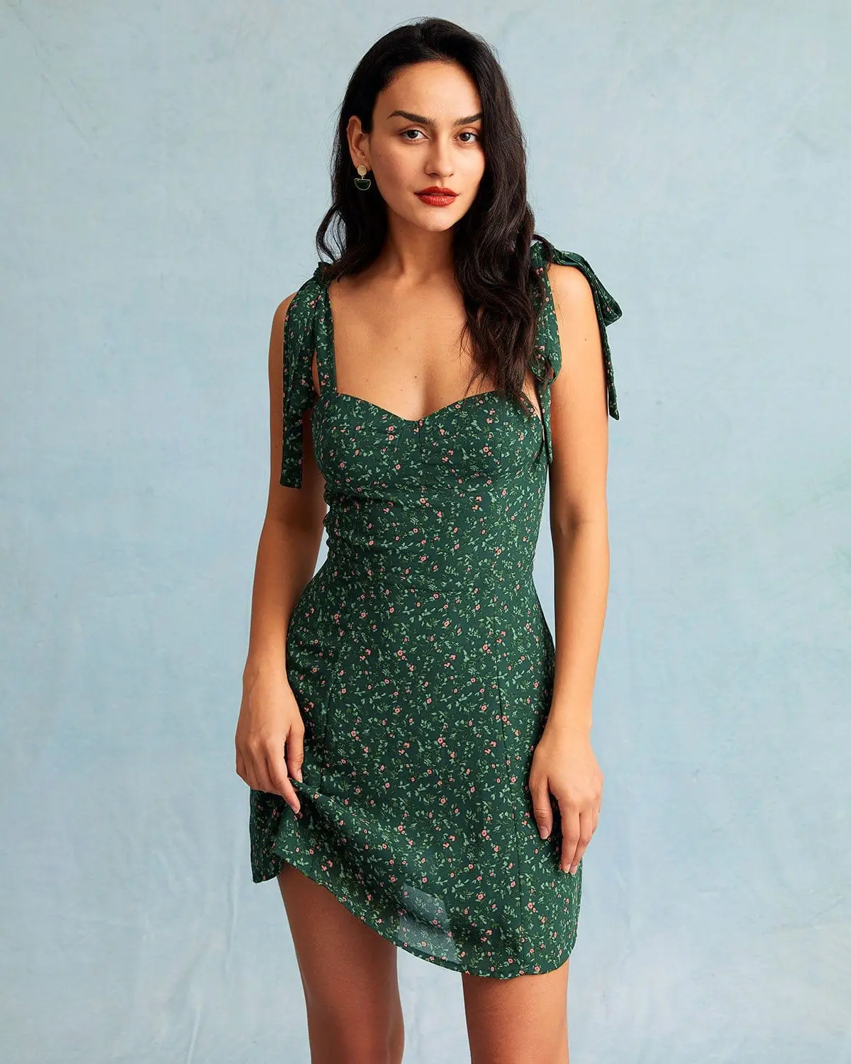 Robe Mini Fleurie Verte �C Bretelles �� N?uds, Coupe Ajust��e et D��collet�� C?ur